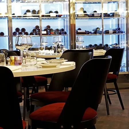 Hotel Ferdinand - Bar - Restaurant 4*